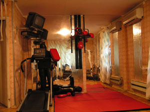 фото оборудования и снаряжения в зале Сергея Каминского